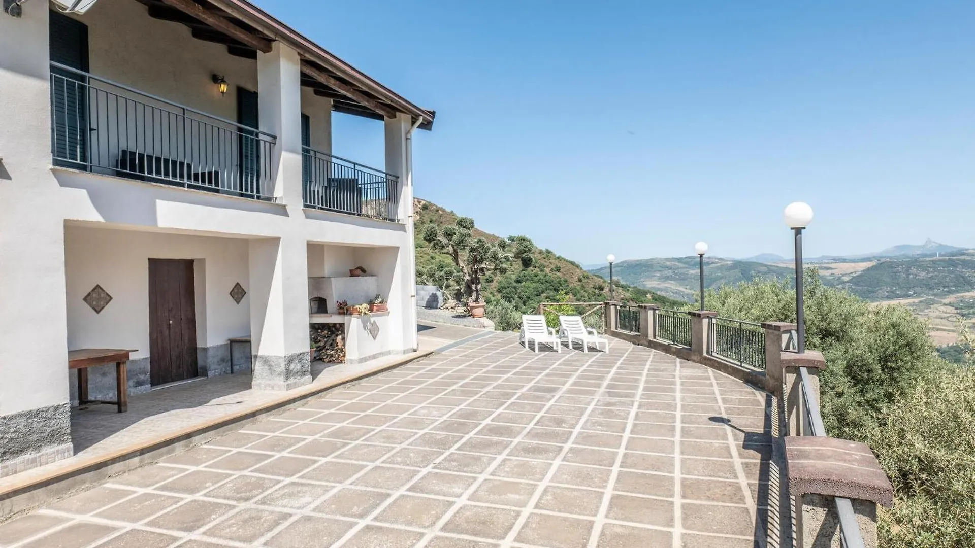 3 Bedroom Beautiful Home In Librizzi Italy