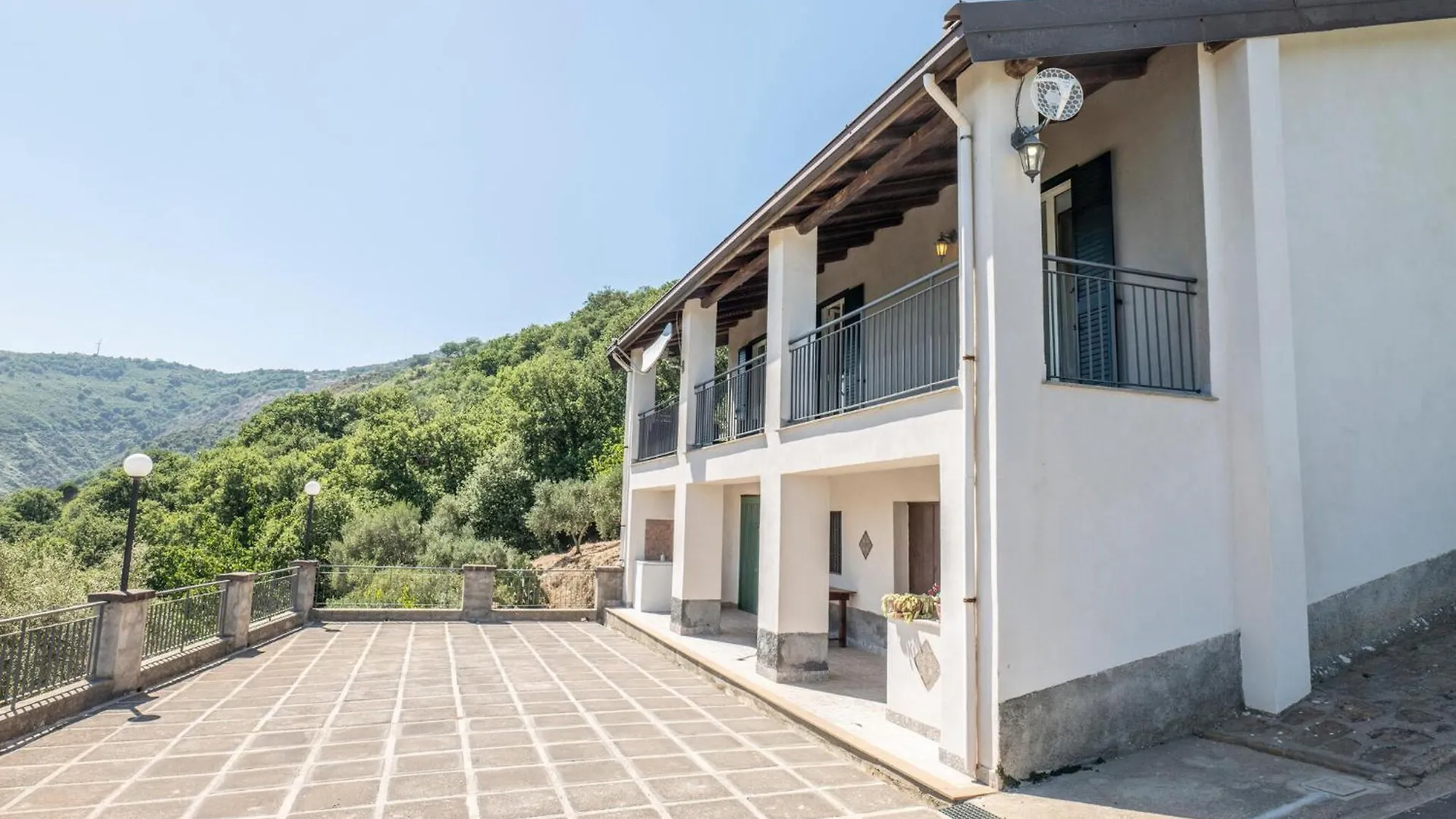 بيت للعطل 3 Bedroom Beautiful Home In Librizzi